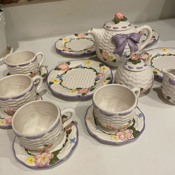 Children's Tea Set with Floral Design - Picture 3 of 6